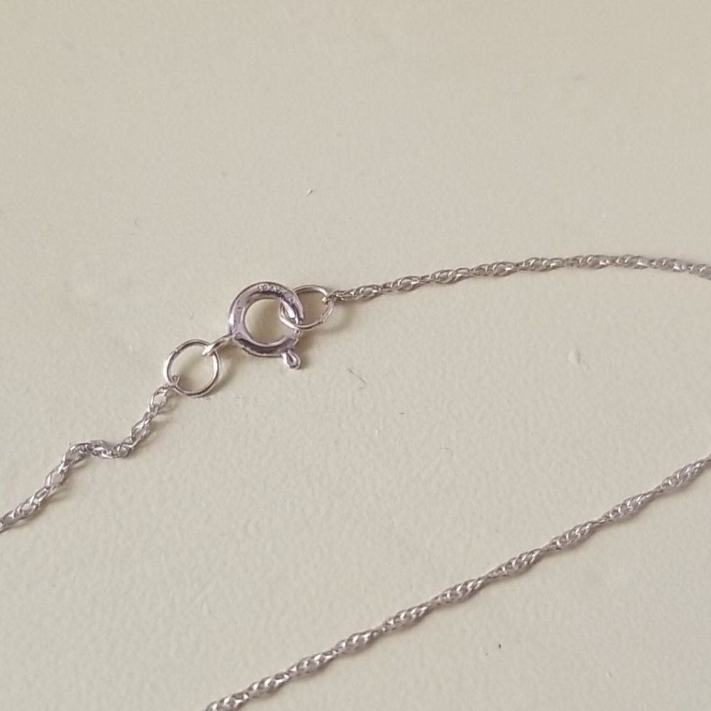 10kt gold necklace with simulated diamond - Picture 5 of 8